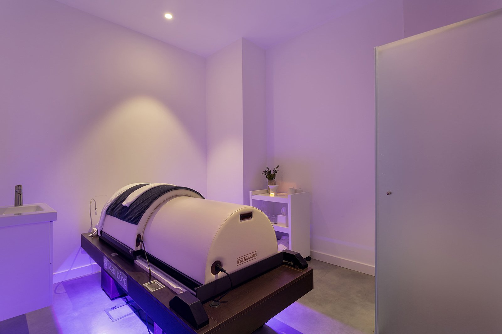 Longevity Health and Wellness Hotel treatment room Longevity Health and Wellness Hotel treatment room