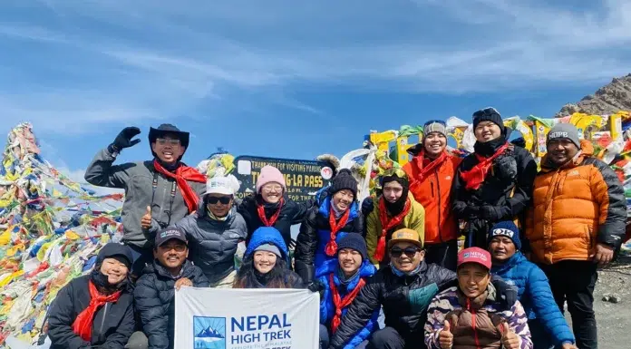 Manaslu vs. Annapurna: Best Himalayan Trek Nepal High Trek crue