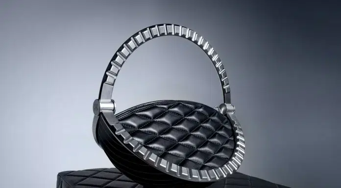 Abel Richard Unveils the Chrono, a New Icon of Craft Abel Richard Black Chrono handbag. Photo courtesy of AR