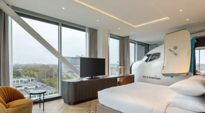 Inside Amsterdam’s Boeing 737 Hotel Suite Corendon Village Hotel with a Boeing 737 Hotel Suite in Amsterdam