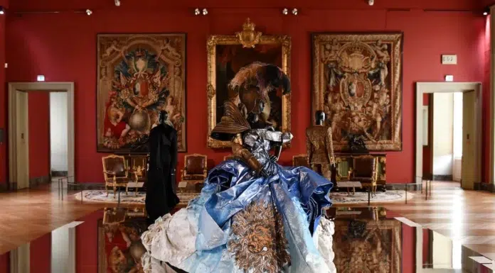 Louvre Couture in Houston Dior Photo Nicolas Mathéus, courtesy of the Louvre