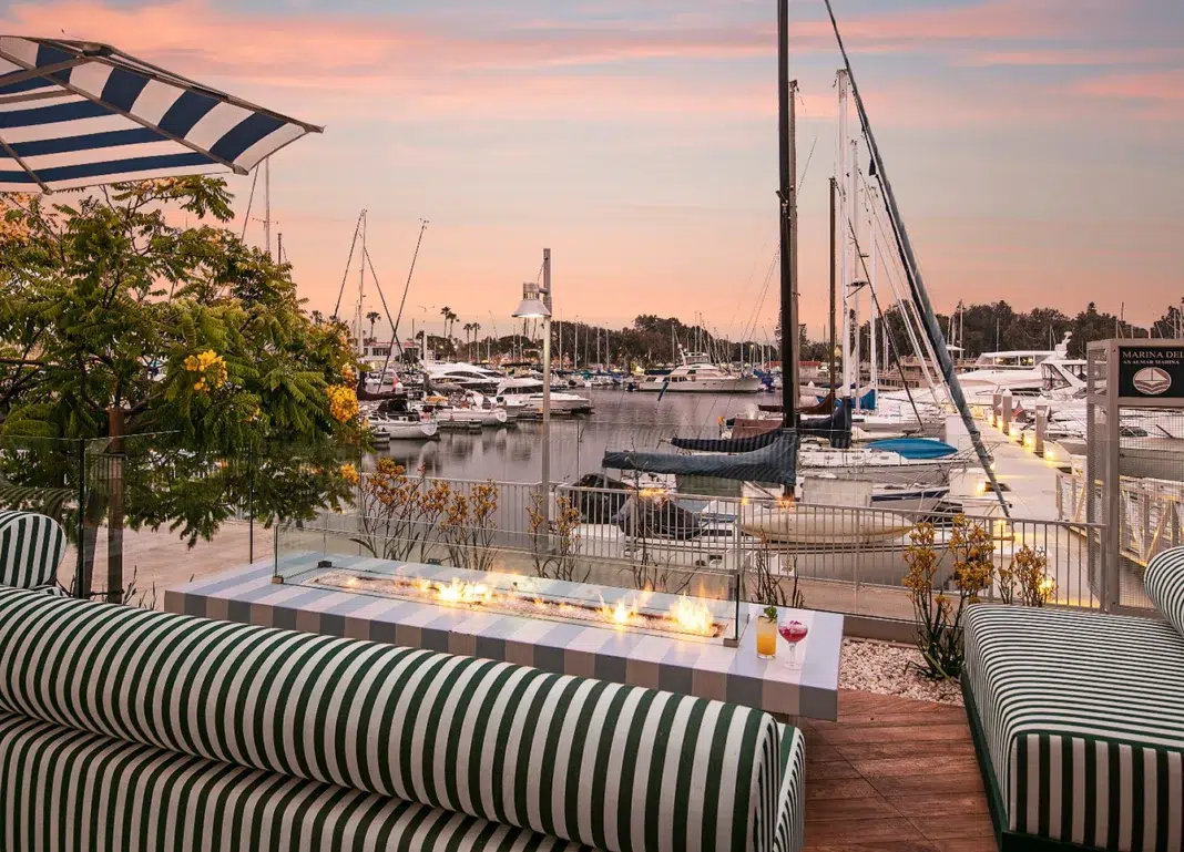 SALT Restaurant & Bar SALT Restaurant & Bar