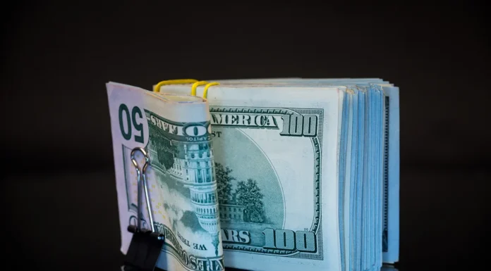 Why Smart Money Is Pivoting to Gold in 2026: A Strategic Perspective Smart Money is pivoting to gold in 2026. Photo via vecteezy