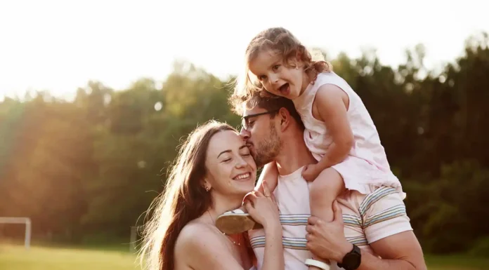 How to Make Dating Feasible as a Single Parent Over 40 Happy Couple dating after 40 with a child. Vecteezy-medium