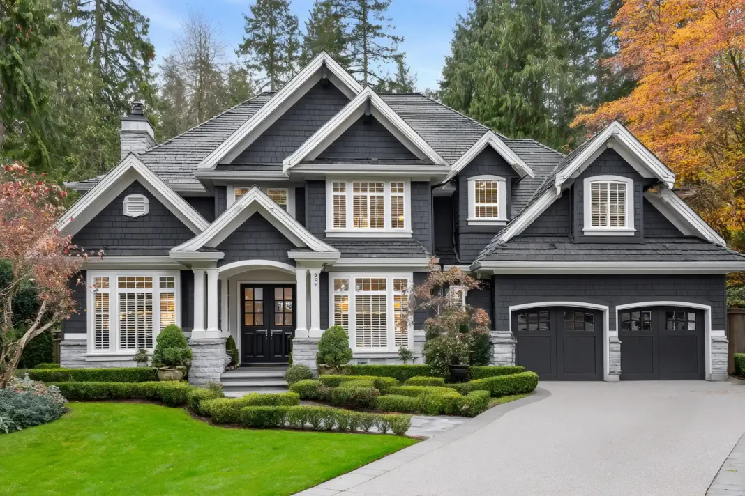 exterior of a beautiful and elegant home. Photo vecteezy-medium exterior of a beautiful and elegant home. Photo vecteezy-medium