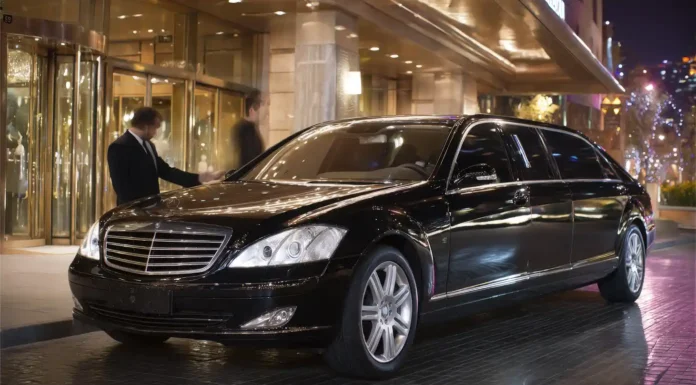 Luxury Living Essentials: Why Discerning New Yorkers Choose Private Cars luxury limousine private car service in NYC. Photo vecteezy-medium