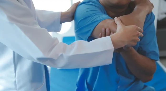 5 Things to Know Before Starting a Career in Physical Therapy physiotherapist-working-with-patient-in-clinic. Vecteezy-medium