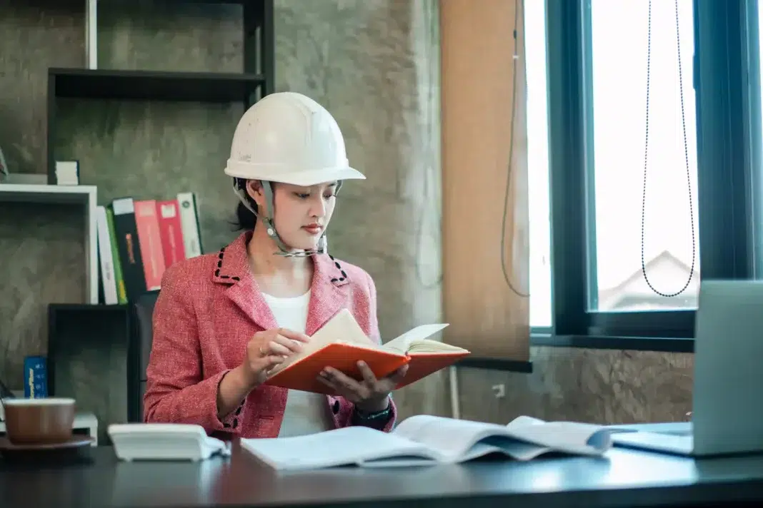 Construction Woman Bookeeper. Vecteezy-medium Construction Woman Bookeeper. Vecteezy-medium