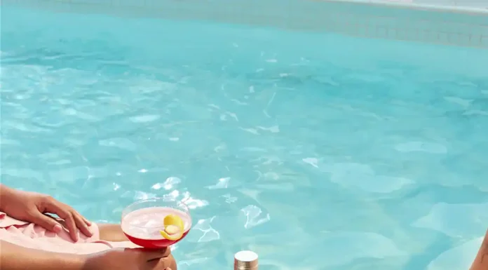 Rémy Martin Reinvents Itself With Rémy V Rémy V brings a lighter expression of heritage to sun-soaked rituals and modern summer gatherings.