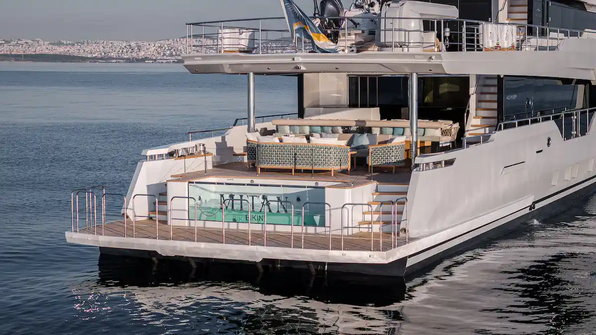 Numarine's 40MXP Explorer Yacht back Numarine's 40MXP Explorer Yacht back