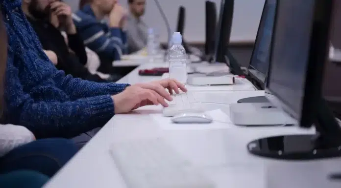 What Makes a Strong Ethnophysiography Dissertation? 5 Key Things to Include Strong Ethnophysiography dissertation. Photo vecteezy-medium