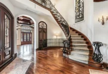 Defining Excellence: The Multi-Faceted World of Premium Flooring Stunning premium flooring in a luxury home. Photo vecteezy-medium