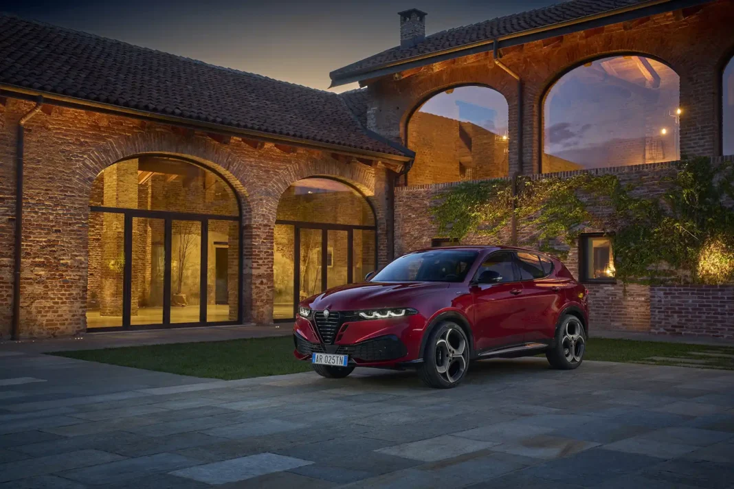 Alfa Romeo Tonale Hybrid Luxury SUV Alfa Romeo Tonale Hybrid Luxury SUV