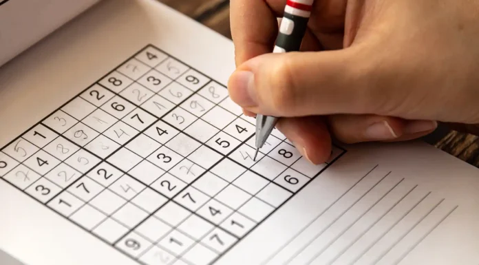 Brain Games & Mental Relaxation: How Sudoku and Jigsaw Puzzles Boost Your Mind Brain Games & Mental Relaxation, Sudoku Puzzles. Photo vecteezy-medium