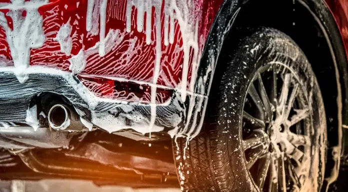 Express Car Washing and the Rise of On-the-Go Vehicle Maintenance in Canadian Cities Express Car Washington on the go. Vecteezy-medium