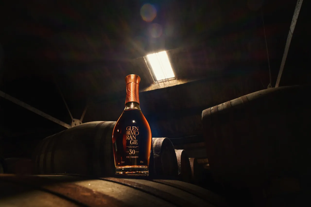 GM-KV-30YO-BARRELWAREHOUSE-CLEAN GM-KV-30YO-BARRELWAREHOUSE-CLEAN