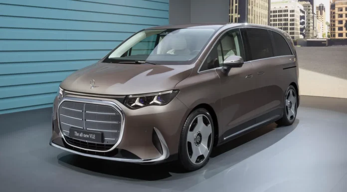 Mercedes-Benz VLE and the Redefinition of Luxury Travel Mercedes-Benz VLE front end