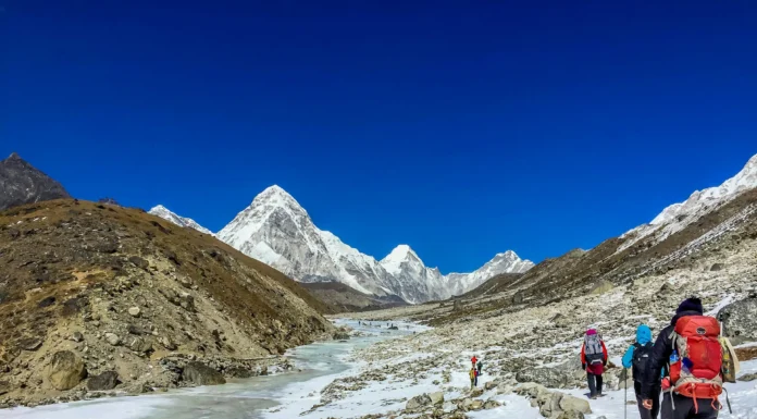 How Much Does Everest Base Camp Trek with Helicopter Return Cost? Full Breakdown Traveling to Everest Base Camp. Photo by Fuu J on unsplash