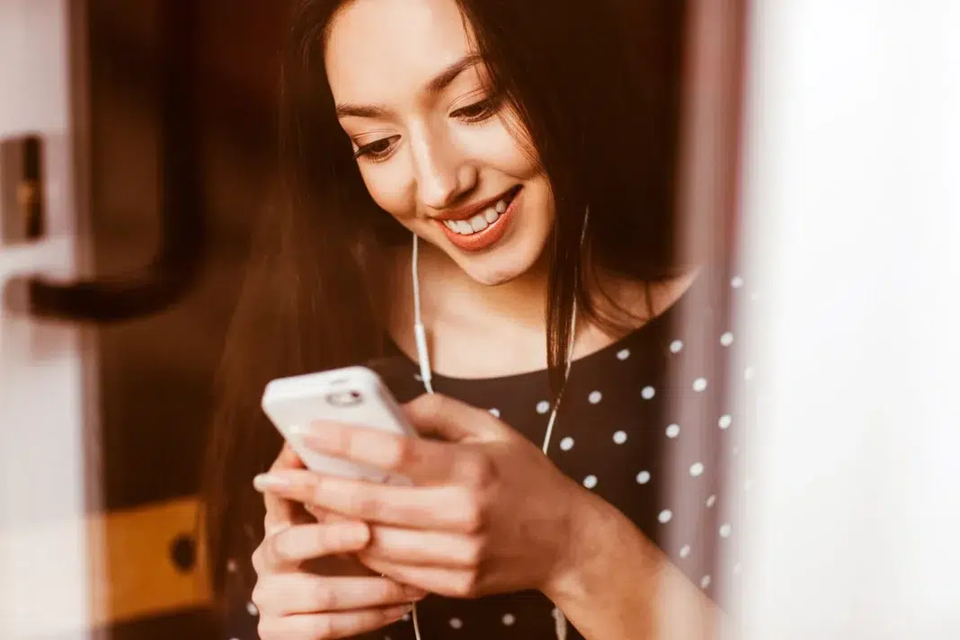 Why instagram stories are moving so fast. Vecteezy-medium Why instagram stories are moving so fast. Vecteezy-medium