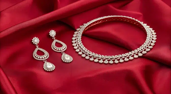 Looking to Sell Diamond Jewelry in South Florida? Tips to Find The Best Buyer diamond Jewelry sets to sell in South Florida. Vecteezy-medium