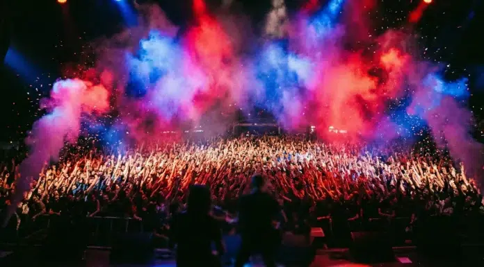 What Do People Wear To Raves in the UK? A Crowd wearing appropriate wear to a UK Rave. Vecteezy-medium
