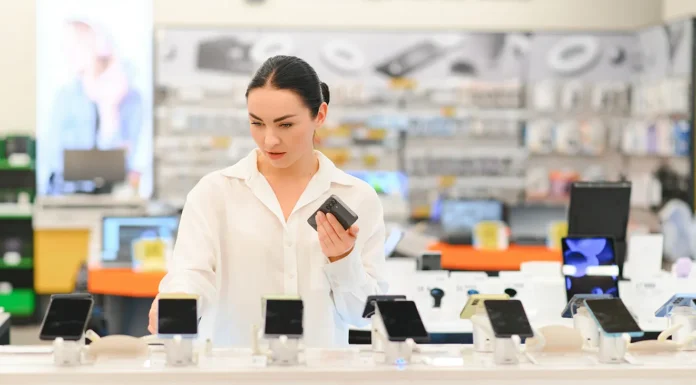 Why Retailers Struggle to Turn Data into Actionable Insights A woman at a retailer store. Vecteezy-medium