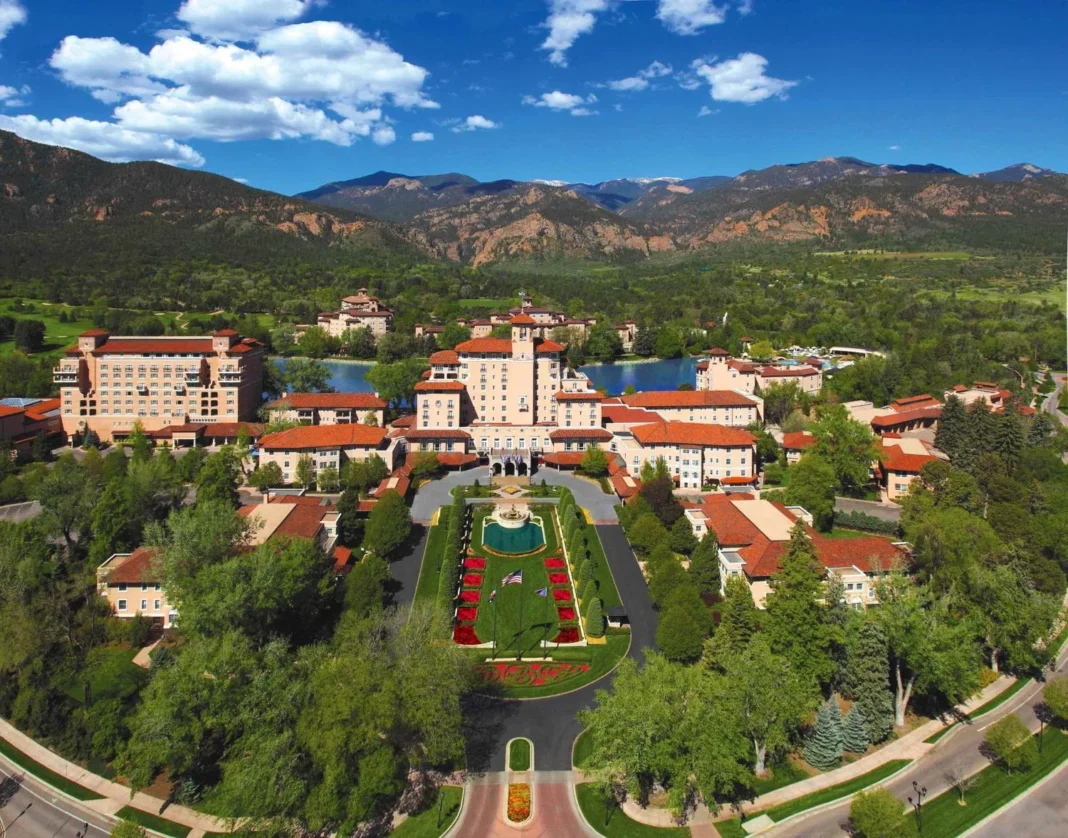 BROADMOOR BROADMOOR