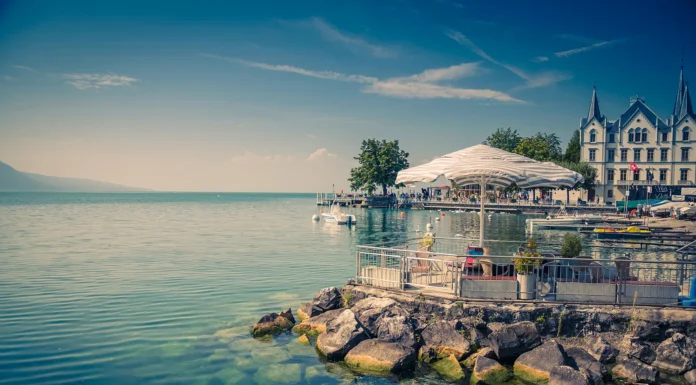 Beginner’s Guide to a Lake Geneva Stay Beautiful Lake Geneva. Vecteezy-medium