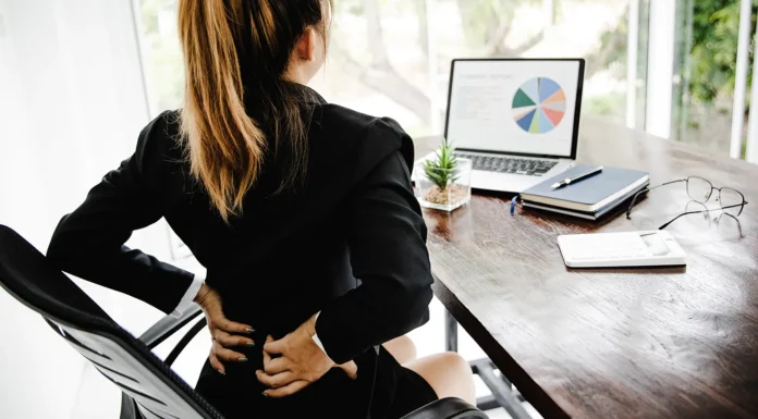 5 Chronic Back Pain Mistakes Scottsdale Patients Make Before Trying Spinal Decompression Chronic Back Pain suffering. Vecteezy-medium