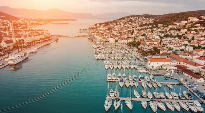 Croatia by Sea, Perfected: The Silver Sail Approach to Yacht Charter Croatia by Sea. Vecteezy-medium