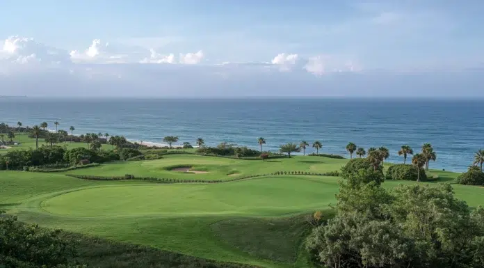 Jamaica Golf Resorts with Ocean Views: Where Sport Meets Paradise Jamaica Golf Resorts with Ocean Views. Vecteezy-medium