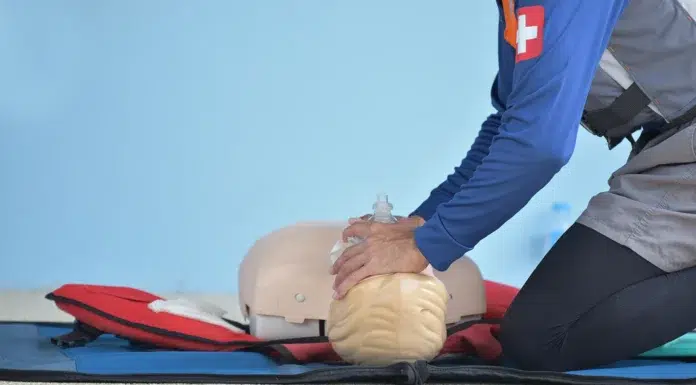 Learn Life-Saving Techniques That Make a Real Difference Life Saving Techniques everyone should know. Vecteezy-medium