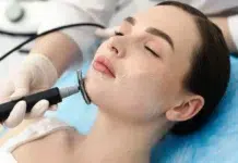PRP vs. Traditional Anti-Ageing Treatments: What’s the Difference? A patient having anti-ageing treatment done to her face. Vecteezy-medium