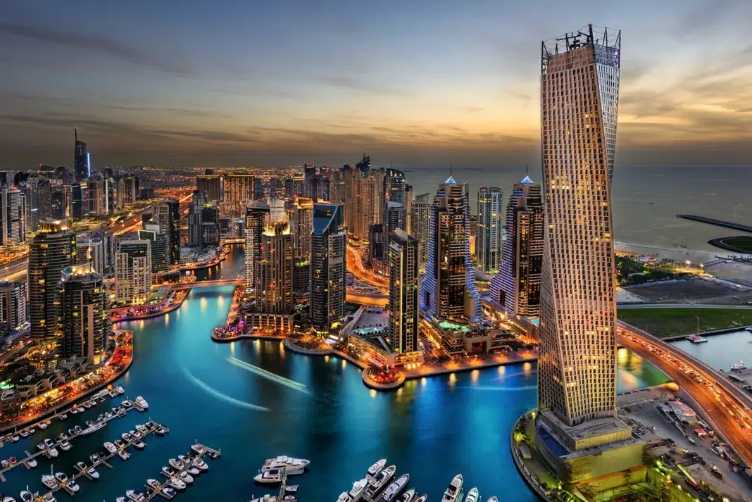 Dubai Luxury Marina. Vecteezy-medium Dubai Luxury Marina. Vecteezy-medium