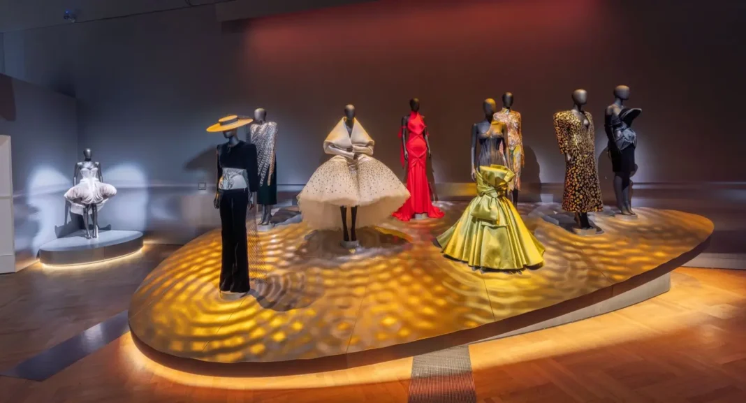 Behind the scenes of Schiaparelli Fashion Becomes Art at V&A South Kensington @ Jamie Stoker Behind the scenes of Schiaparelli Fashion Becomes Art at V&A South Kensington @ Jamie Stoker
