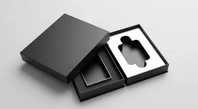 Who Needs Custom Packaging? Elegant custom packaging for a client. Vecteezy-medium