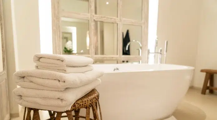 How Exclusive Services Elevate Your Luxury Stay Experience Exclusive Services that elevates the luxury stay experience. Vecteezy-medium