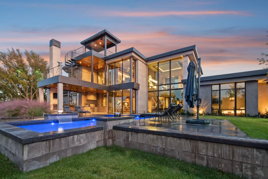 Luxury Real Estate Agents. Photo via unsplash Luxury Real Estate Agents. Photo via unsplash