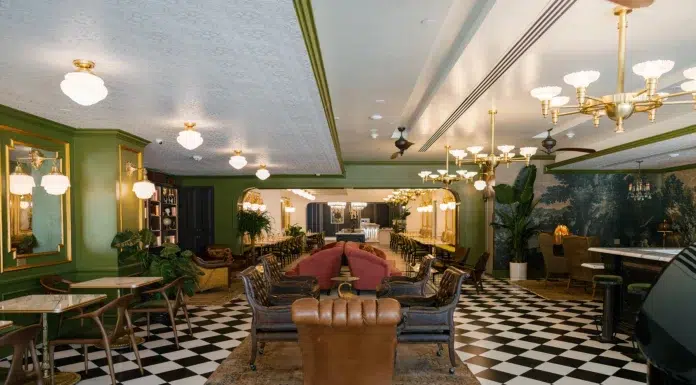 Très LA Brings Parisian Glamour to West Hollywood Très LA. courtesy of Travis Bateman Photography