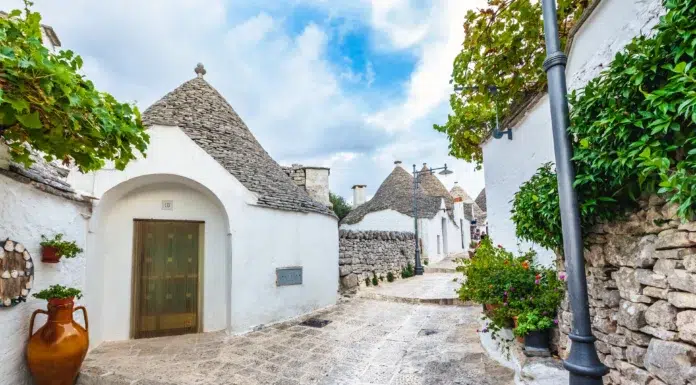 A Journey Through the Heel of Italy A Journey Through the Heel of Italy. Vecteezy-medium