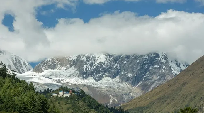 Adventure Great Himalaya, Your Local Expert Adventure in Great Himalaya. Photo by Achyut on unsplash