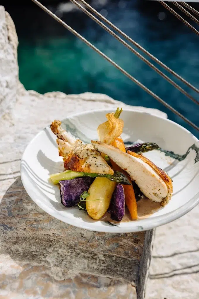Le Plongeoir Restaurant, Nice. Photo courtesy of Le Plongeoir Le Plongeoir Restaurant, Nice. Photo courtesy of Le Plongeoir