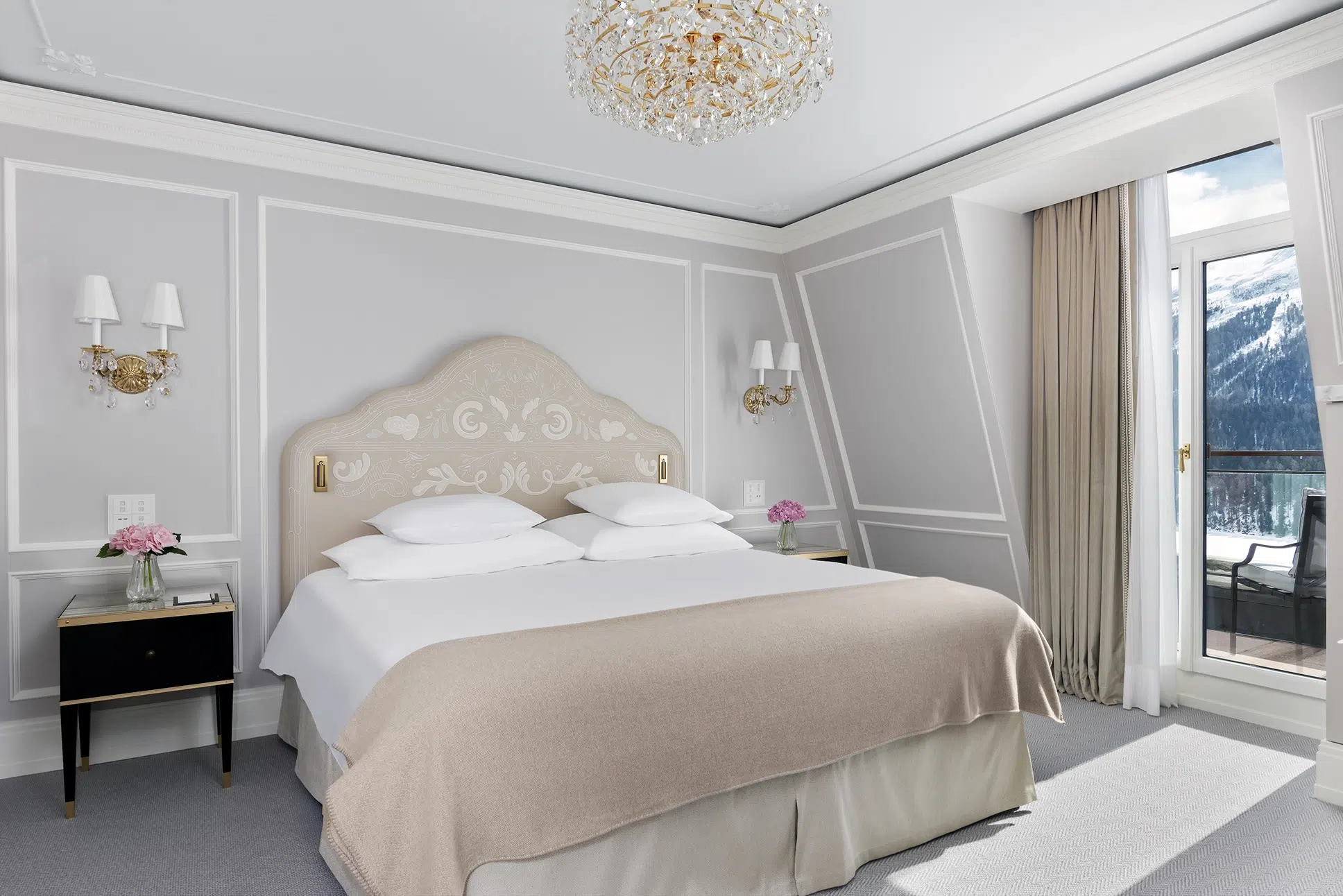 Bradrutt's Palace Suite 702 Bradrutt's Palace Suite 702