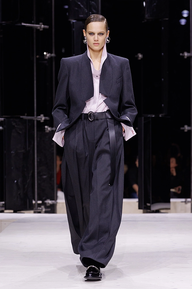 GIVENCHY FW26 WOMAN SHOW GIVENCHY FW26 WOMAN SHOW