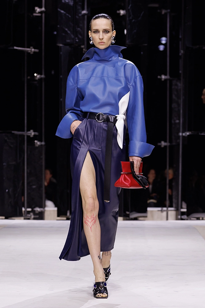 GIVENCHY FW26 WOMAN SHOW GIVENCHY FW26 WOMAN SHOW