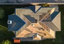 How to Choose the Perfect Roof for Your Luxury Home Roof replacement for your home. Vecteezy-medium