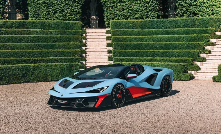Lamborghini Fenomeno Roadster closeup image